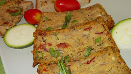 Cuketová paštika s nakládanými rajčátky a žampiony