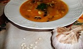 Fazolovo-žampionová polévka, zahuštěná  paprikovou jíškou (Dobrou chuť!)