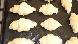 Jednoduché máslové croissanty