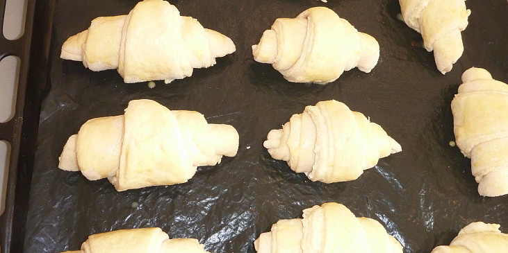 Jednoduché máslové croissanty