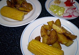 Kukuřičný klas s pečenými brambory – vegan