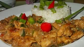 Kuřecí kousky s cuketou a chilli papričkami  -  aneb  čína s cuketou