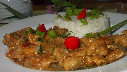 Kuřecí kousky s cuketou a chilli papričkami  -  aneb  čína s cuketou