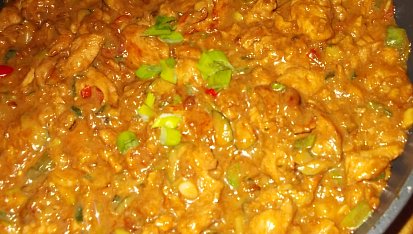 Kuřecí kousky s cuketou a chilli papričkami  -  aneb  čína s cuketou