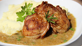 Kuřecí špalíčky s omáčkou z brandy