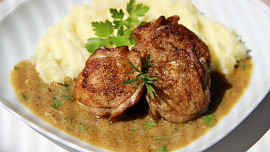 Kuřecí špalíčky s omáčkou z brandy