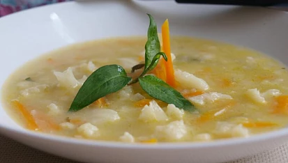 Květákovo-fenyklová  polévka