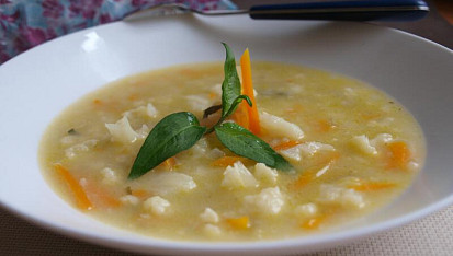 Květákovo-fenyklová  polévka