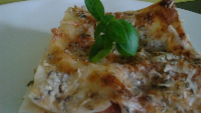 Lasagne se špenátem, rajčaty a Nivou