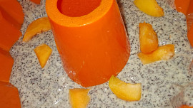 Maková bábovka s perníkem a meruňkami