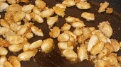 Mandlový griliáš (krokant)
