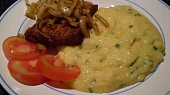 Marinované tofu s grilovanou červenou cibulkou - vegan