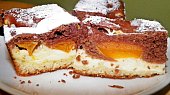 Meruňkovo - kakaové vláčné  řezy  s tvarohem