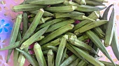 Omáčka z okry / Okoro soup, Okrové lusky