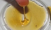 "Sedmikráskový med" s limetami a třtinovým cukrem