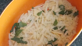 Sekaná s nivou, paprikami a bylinkovou krustou