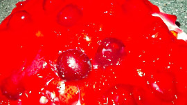 Třešňový moučník s tvarohovo - lučinovou polevou