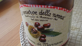 Tvarohová bábovka II. s mákem, kaštanovým krémem a ovocem