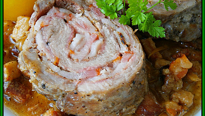 Vepřová roláda “Debrecín“, Detail šťávy a rolády na řezu