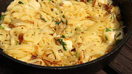 Zapečené tagliatelle s ančovičkami