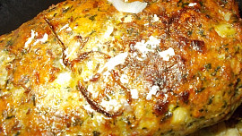 Zeleninovo - masová sekaná,  plněná  smotky  s gorgonzolou