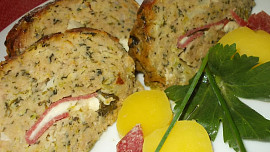 Zeleninovo - masová sekaná,  plněná  smotky  s gorgonzolou