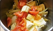 Zeleninový krém s rajčaty a řapíkem, v papiňáku uvařeno za 5minut