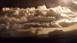 Bublanina   s meruňkami,  mákem a  sněhovou čepicí