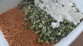 Bulgur zapečený cuketou a fetou, vrstvy