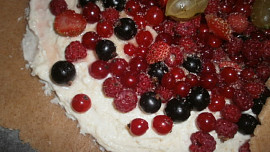 Celozrnný koláč s tvarohem a ovocem