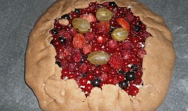 Celozrnný koláč s tvarohem a ovocem