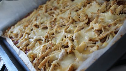 Cuketová pizza s kuřecím masem