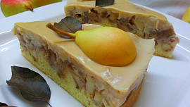 Hruškový koláč s mandlovou (pudinkovou) polevou