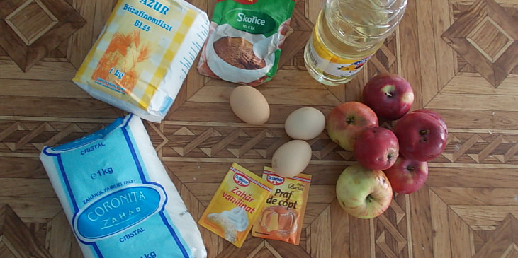 Jablková bábovka - výborná a jednoduchá (Připravíme si ingredience...)