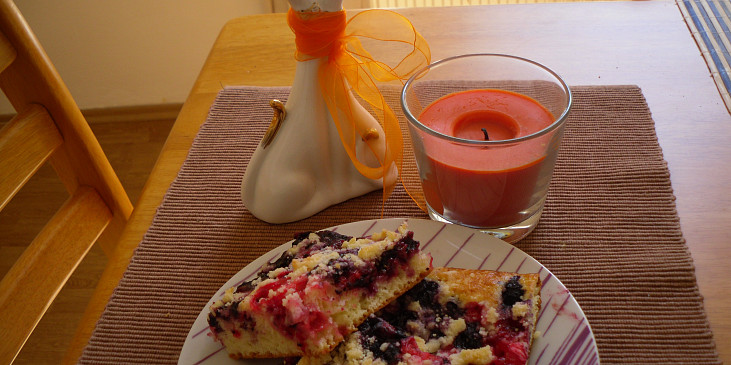 Jogurtový koláč s ovocem II.