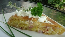 Krompiruša - závin s bramborami a cibulí
