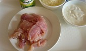 Kuřecí nugety pečené v jogurtu s jáhlovou kaší a dušenou mrkví