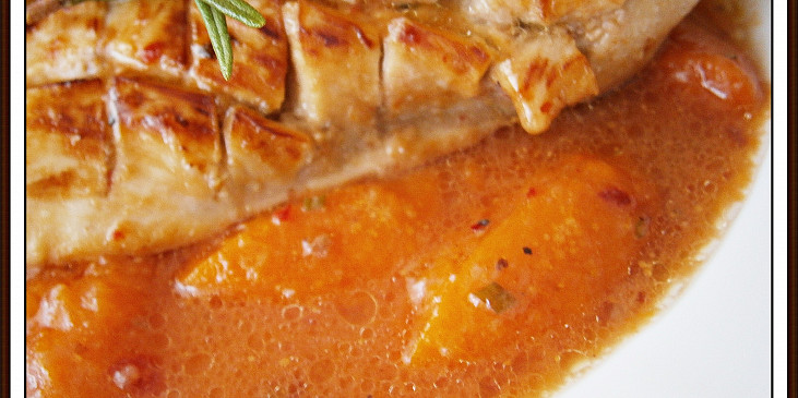 Kuřecí prsa v marinádě z okořeněné marmelády (Detail chutného sosíku)
