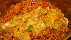 Lilky zapečené s ostrou  kuřecí  směsí a čedarem