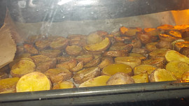 Masové placičky s patizonem, syrečkem  a ostrým přelivem