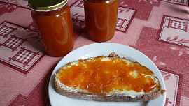Meruňková marmeláda od tety
