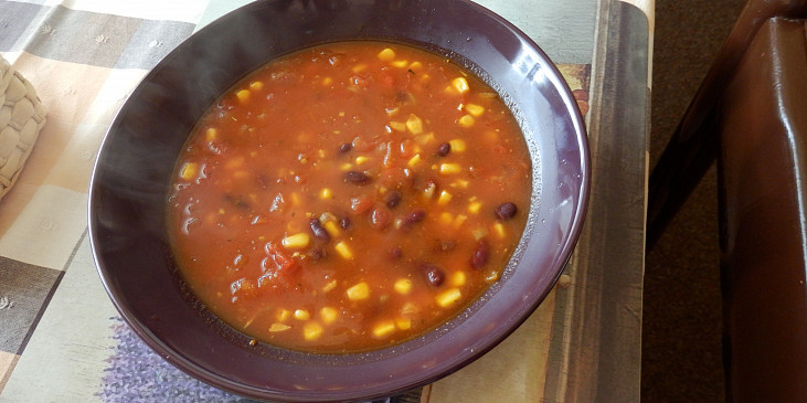 Mexická polévka s klobásou (Chutná výborně.)