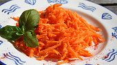 Nezvyklý mrkvový salát - chuti se nebojte :-)