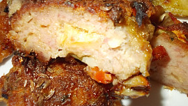 Masové placičky s patizonem, syrečkem  a ostrým přelivem