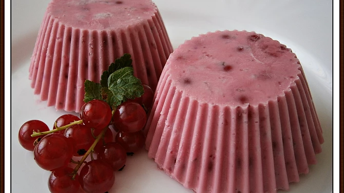 Rybízovo-smetanové muffinky“šklebohubky“, Rybízovo-smetanové muffinky