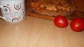 Šunkovo-sýrový chléb,podle Babicy, Zde je i hrnek,podle kterého jsem to dělala :)