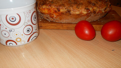 Šunkovo-sýrový chléb,podle Babicy