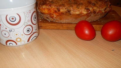 Šunkovo-sýrový chléb,podle Babicy