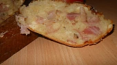 Šunkovo-sýrový chléb,podle Babicy
