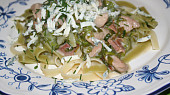 Tagliatelle se smetanovou omáčkou, kuřecím masem a špenátem